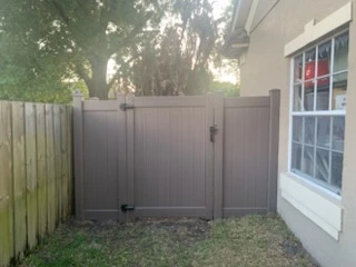 Clean aluminum fence line installation